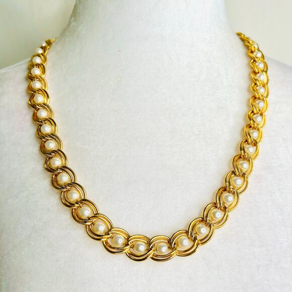 Caged Faux Pearls on Faux Gold Tone Textured Chain Necklace - Picture 1 of 5